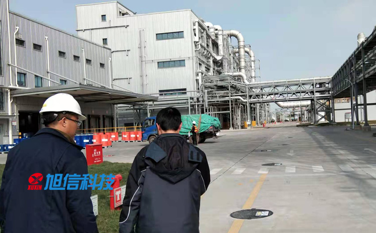 02-走在測試防爆手機(jī)的路上.jpg 02-走在測試防爆手機(jī)的路上.jpg